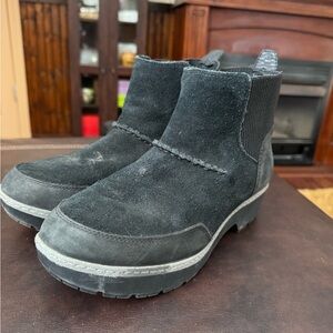 UGG Women Black Suede Booties US size 8